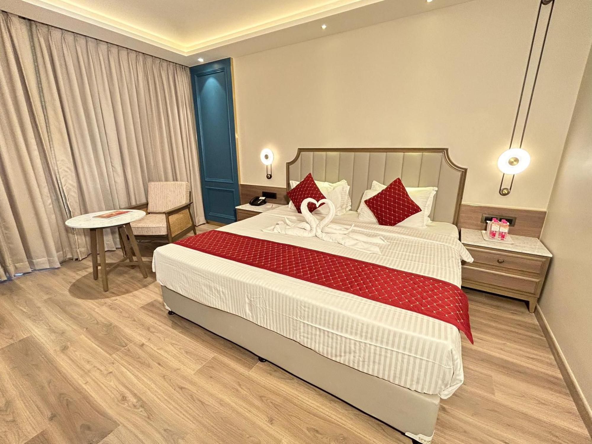 Boulevard 9 Luxury Resort & Spa Nadiād Exterior foto
