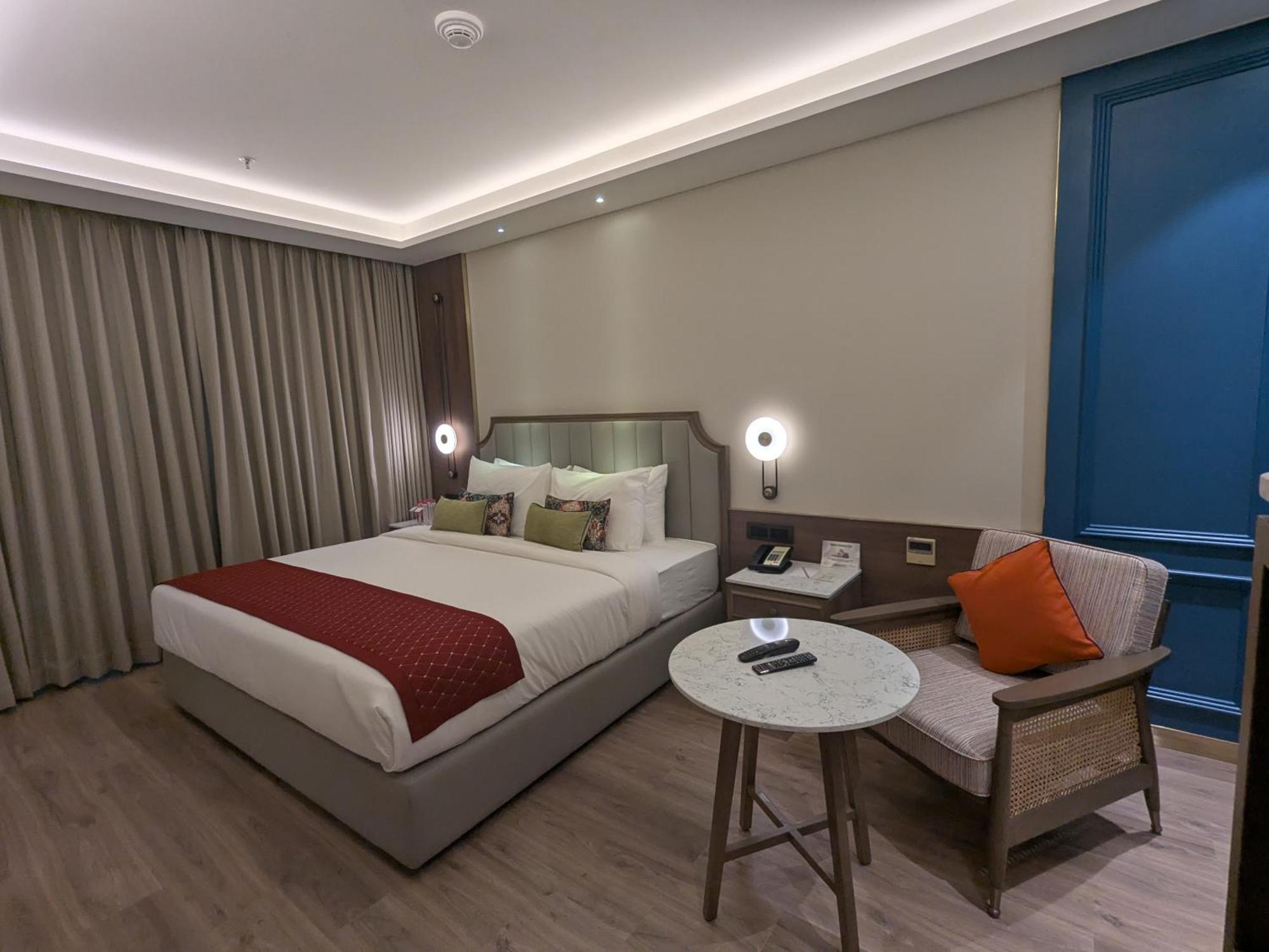 Boulevard 9 Luxury Resort & Spa Nadiād Exterior foto